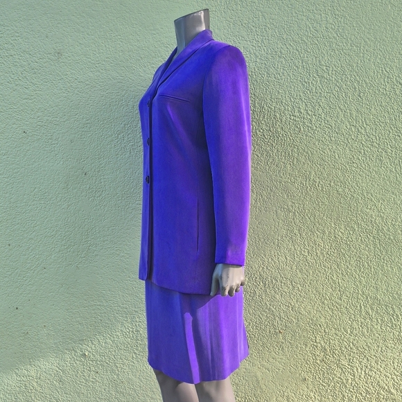 Dressbarn (Travis Ayers) Ladies Vintage Pure Silk Violet (2) PC Skirt Set